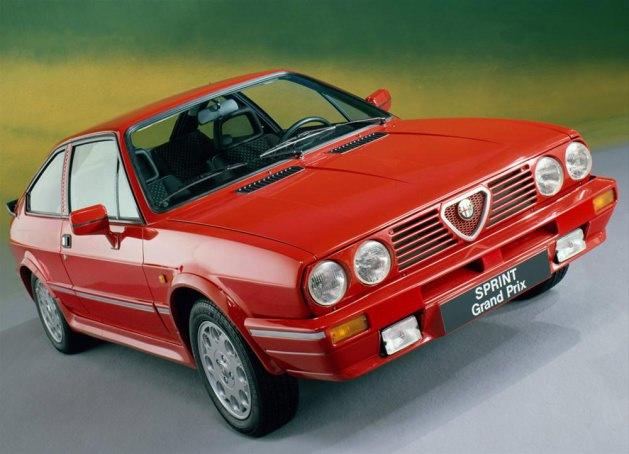Alfa Romeo Alfasud Sprint Grand Prix Paslanması ile ünlü otomobilde ucuz galvanizlenmemiş metal kullanılıyordu. Hacimleri 1.3, 1.5 ve 1.7 arasında değişen boksör tipi motorlar kullanılmıştı.