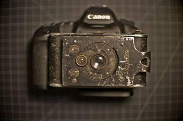 Neredeyse 100 yaşındaki bu Zeiss lens, bugun bile düşük ışık altında keskin fotoğraflar çekebilmenize olanak sağlıyor.