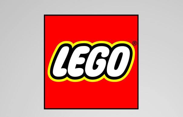 <p>Oyuncak üreticisi 'Lego'nun ismi Danimarkacada ‘iyi oyna’ anlamına gelen ‘legt godt’ deyişinin birleşiminden geliyor. Lego latincede de ‘birleştiriyorum’ anlamına geliyor. Ancak şirketin kurucuları bunun tesadüf olduğunu söylüyor.</p>