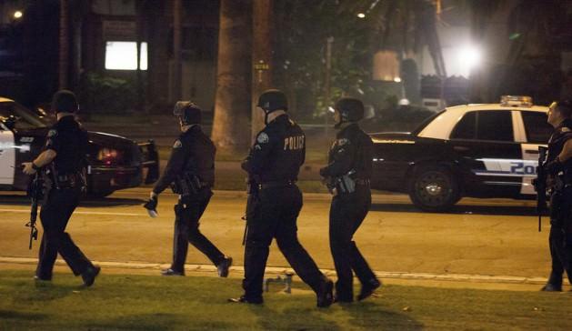 Dorner'ın, 2008 yılında bir meslektaşına şiddet uygulamak su&ccedil;lamasıyla işinden atıldığı ve bu olayın ardından eski polisin intikam yemini ettiği belirtildi.