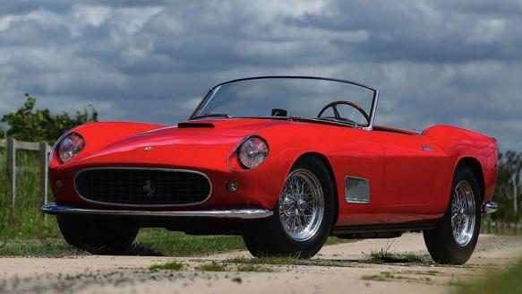 1957 model Ferrari 250 GT California LWB Prototype Spyder antik otomobilin değeri 6 milyon 600 bin dolar. 