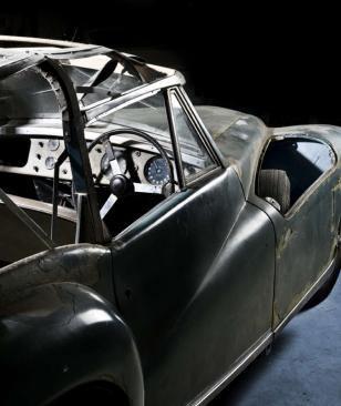 30 yıl sonra Aston Martin Workshop'un eline geçen otomobil şimdi 272 bin TL karşılığında yeni sahibini bekliyor.