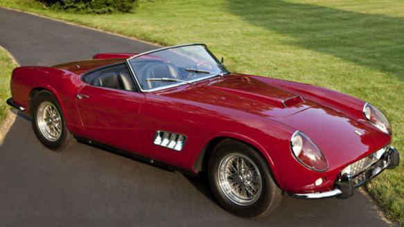 Dünyanın en pahalı ikinci antika otomobili 1960 model bir Ferrari. 1960 model Ferrari 250 GT antika otomobilin fiyası 11 milyon 275 bin dolar.