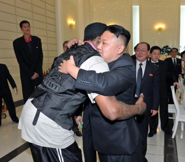 Vice Media Shane Smith, dün Kim Jong-un ile bir araya gelen Rodman’ın aynı zamanda Kuzey Kore liderinin sarayında bir davete katıldığını belirtti.