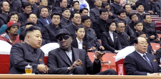 Basına düşen bilgiler arasında, basketbol düşkünü olduğu bilinen Kim Jong-un, Rodman ile konuşurken İngilizcesini kullandı. Ancak bazı anlarda tercümana ihtiyaç duyuldu.  Genç lider, basketbol maçı esnasındaki sohbetinde çay içmeyi tercih ederken, Rodman'a Coca Cola ikram edildi.