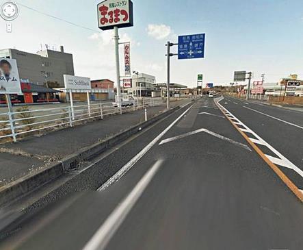 Google Street View arabası Fukuşima Nükleer Santrali felaketinden 2 sene sonra, Fukuşima şehrindeki Namie-machi kasabasını ziyaret etti.