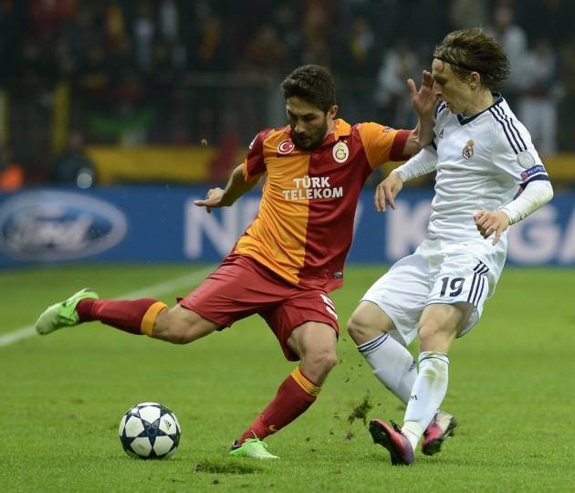 <p><strong>MARCA</strong>: İspanyol Marca gazetesi, "Real ikinci yarı ateşinden kurtuldu" başlığıyla verdiği haberinde, İstanbul Türk Telekom Arena'daki 3-2'lik mağlubiyete rağmen Real Madrid'in Şampiyonlar Ligi yarı finaline yükseldiği belirtildi.</p>