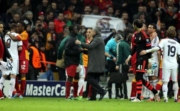 <p>Maçta iki gol atan Cristiano Ronaldo'nun görüşlerine yer veren Die Welt, "Bu maç gelecekte örnek olarak önümüzde duracak. Galatasaray bize zor anlar yaşattı ancak doğrusunu söylemek gerekirse, maçı karmaşık hale getiren biz olduk. 90 dakika orada olduğumuzu göstermeliydik" dedi.</p>