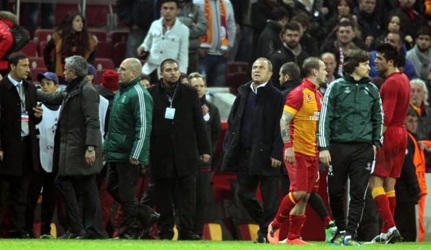 <p>İlk yarıda varlık gösteremeyen Galatasaray ikinci yarıda Hamit Altıntop'un yerine Nordin Amrabat'ı alarak maça başladı. 71. dakikada maçı 3-1'e getiren Galatasaray yarı final hayali kurmaya başladı. Ancak 90+2'de Ronaldo'nun golüne engel olamayan İstanbul takımı, galibiyete rağmen bir üst tura çıkamadı.</p>