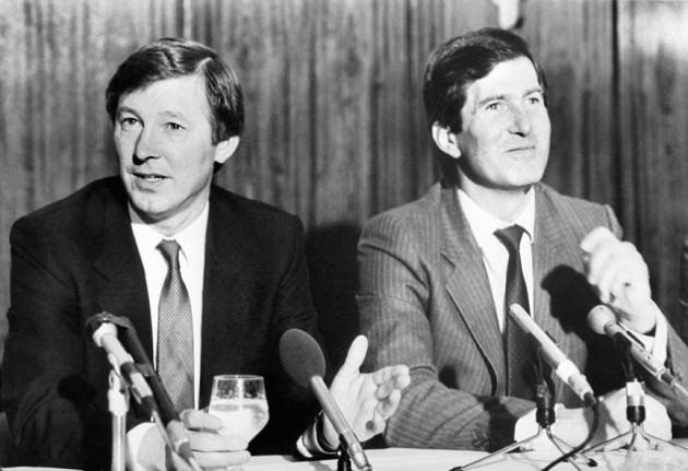 <p>İngiltere futbol tarihinin en önemli figürlerinden Ferguson, United'ın başında geçirdiği 26 yılda toplam 49 kupa kazandı.</p>