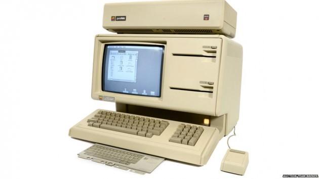 Apple'ın ürettiği 1980 model bu bilgisayar da satılan ürünler arasında. Lisa-1, bir fareyle kontrol edilen ilk bilgisayarlardan.