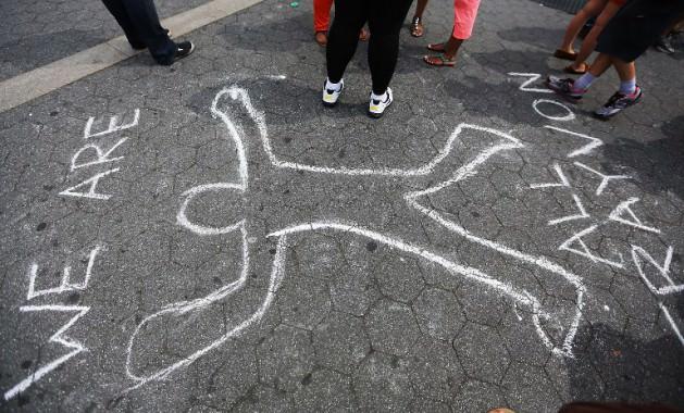 <p>Son &uuml;&ccedil; haftadır 50 g&ouml;rg&uuml; tanığının dinlendiği ve ABD medyasının canlı yayınlarla aktararak yoğun ilgi g&ouml;sterdiği davada j&uuml;ri heyeti, 29 yaşındaki Zimmerman'ın hakkındaki t&uuml;m su&ccedil;lamalardan beraat etmesine karar verdi.</p>