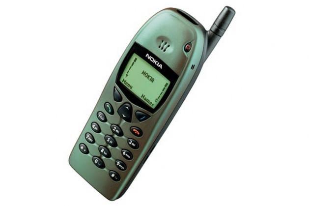 <p><strong>1997: Nokia 6110</strong><br />Dünyanın en popüler telefonlarının üreticisi olan Nokia, 1996 yılındaki 6110 modeliyle cep telefonu tutkunlarını farklı renklere sahip telefonlarla buluşturmuştu.</p>