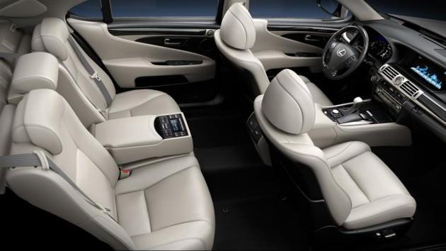 <p><strong>Lexus LS 460<br /></strong></p>