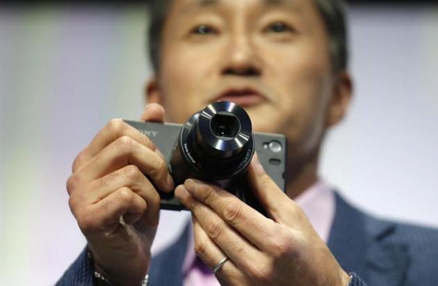 <p><strong>Sony Xperia Z1</strong><br />Z1, değiştirilemeyen 3000 mAh gücünde bataryaya sahip. Cihazın 16 GB dahili belleğinin yanı sıra, microSD kart girişi bulunuyor.</p>