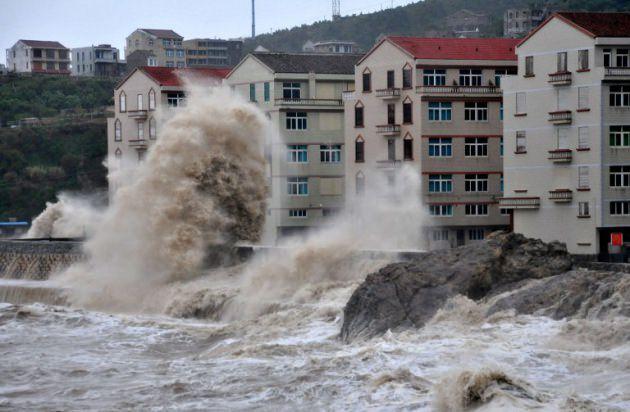 <p>Cıciang, Fucien ve Ciangşi eyaletlerinde tayfunun rotasında olan 35 hızlı tren hattında hizmetin durdurulduğu açıklandı.</p>