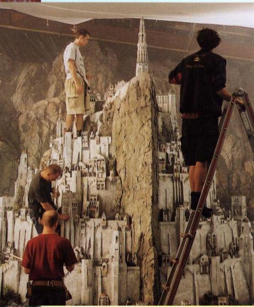<p>Minas Tirith - Lord of the Rings</p>
<p>Devasa binalar, uzay gemileri, bir şehrin yok olması ya da gökdelenlere tırmanan bir goril..</p>