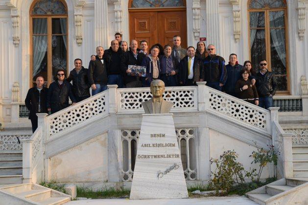 Rıfat Ilgaz’ın romanından uyarlanan Hababam Sınıfı’nın 40. yılı İstanbul Klasik Otomobilciler Derneği’nin organizasyonuyla kutlandı.