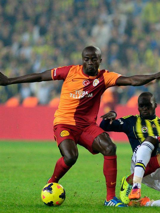 <p><strong>Dany Nounkeu</strong></p>
<p>Beşiktaş aradığı stoperi ezeli rakibinde buldu. Siyah beyazlılar, Galatasaray'ın gözden çıkardığı Dany'yi sezon sonuna kadar kiraladı. Siyah beyazlı kulüp satın alma opsiyonuna da sahibi oldu.</p>
<p>Beşiktaş, Dany Nounkeu'ya yarım sezonda 600 bin euro garanti ücret, satın alma opsiyonunu kullanırsa Galatasaray'a 1 milyon 800 bin euro bonservis bedeli ödeyecek.</p>