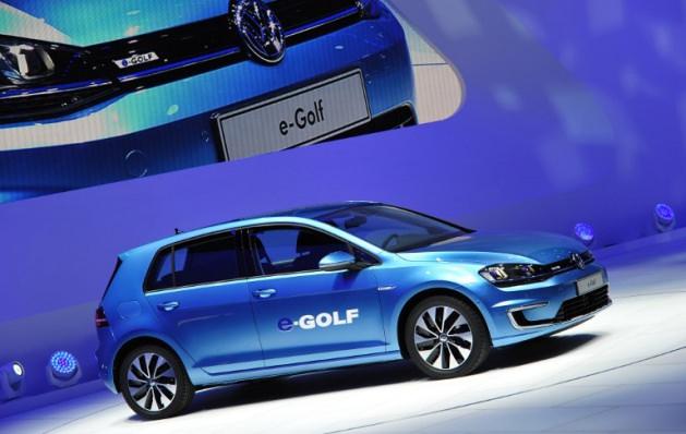 <p>Volkswagen eGolf</p>
<p>ABD'de, aralık ayında mahkeme kararıyla ülkede iflas eden en büyük şehir olan Detroit, dünyanın en büyük otomobil fuarlarından birine ev sahipliği yaparak eski ışıltılı günlerine dönmek istiyor.</p>