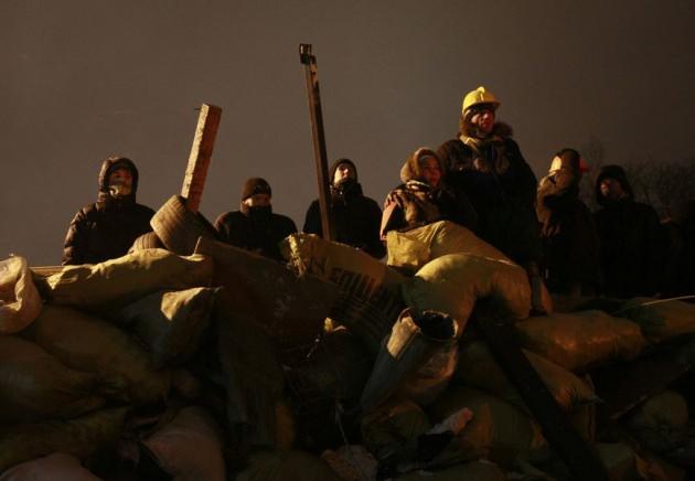 <p>Ukrayna Devlet Başkanı Viktor Yanukovi&ccedil; ile muhalefet liderleri arasında gece yapılan g&ouml;r&uuml;şmeden bir sonu&ccedil; &ccedil;ıkmadı.</p>