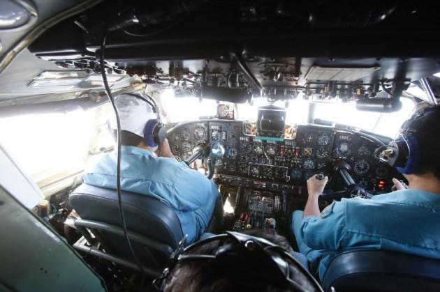 Kayıp u&ccedil;akla ilgili 4 ihtimali &uuml;zerinde duruluyor. Bu olasılıklar ka&ccedil;ırılma, sabotaj, psikolojik ve kişisel sorunları olan yolcu veya m&uuml;rettebatın eylemleri olarak sıralandı.