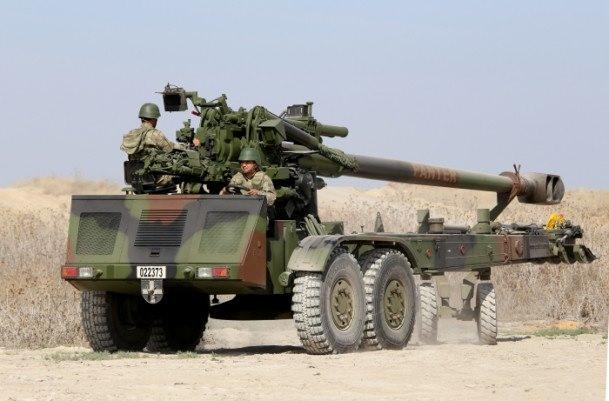 <p>Yerli üretimFırtına Obüsü atış kabiliyetini ilk olarak iki sene önce Şanlıurfa'nın Akçakale ilçesine Suriye tarafından düşen top mermisinin ardından yeni angajman kuralları doğrultusunda Suriye'deki hedeflere verdiği karşılıkla duyurmuştu.</p>