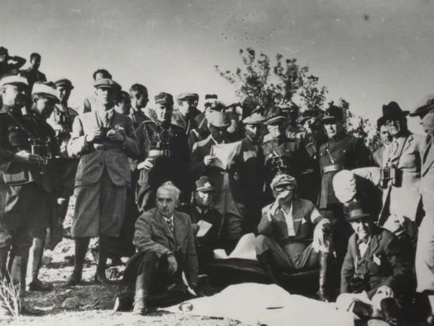  Cumhurbaşkanların g&uuml;n y&uuml;z&uuml;ne &ccedil;ıkmamış kareleri, K&ouml;şk'&uuml;n internet sitesinden kamuoyuyla paylaşılmaya başlandı. ''K&ouml;şk Arşivinden'' başlıklı b&ouml;l&uuml;mde, ilk olarak Atat&uuml;rk'&uuml;n fotoğrafları yer aldı.  