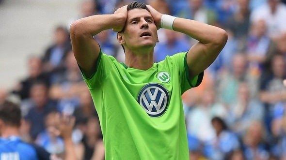 <p>Beklenen performansı gösteremeyen yeni transferler Julian Draxler ile Alman golcü, veda edilmesi planlanan ilk isimler olarak öne çıkıyor.</p>