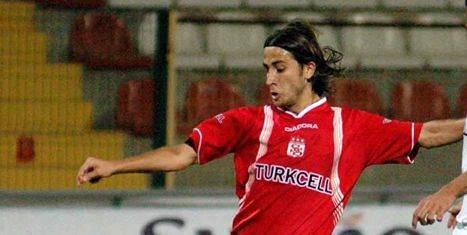 <p>20. saniye: 2007-2008 sezonunda Sivasspor-Kasımpaşa maçında Sivassporlu Musa Aydın.</p>