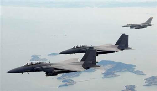 <p><strong>Güney Kore: 458 adet savaş uçağı </strong></p>
<p>Bünyesinde F-16, F-15 ve F-4 gibi savaş uçakları bulunan Kore Cumhuriyeti Hava Kuvvetleri (ROKAF), 1949'dan bu yana hizmet veriyor.</p>