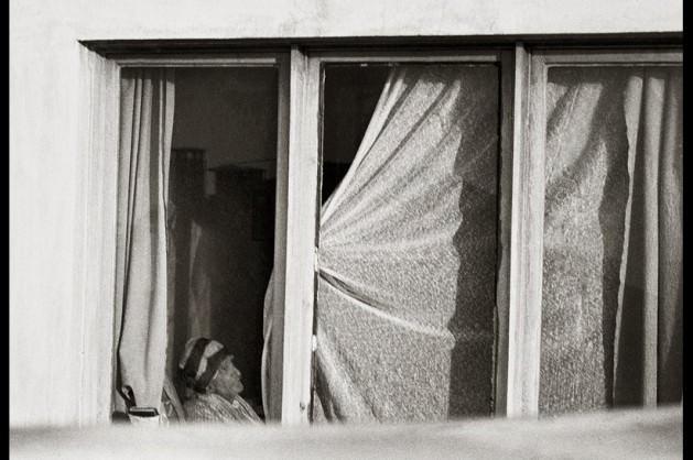 Bir zamanların hızlı foto muhabiri Baykara, bug&uuml;n Antalya'da s&uuml;kunetli bir hayat s&uuml;r&uuml;yor. 53 yıl aradan sonra Bedi&uuml;zzaman'ın fotoğraflarını kasasından &ccedil;ıkaran Baykara, bilinen fakat sadece gazete arşivlerinden ulaşılan iki kare ve hi&ccedil; bilinmeyen diğer fotoğrafların &ccedil;ekiliş hik&acirc;yesini anlatırken heyecanlanıyor