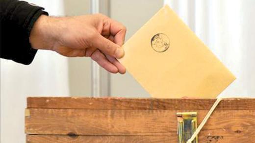  Washington merkezli kuruluşun 2008-2012 yılları arasında 80 ayrı dilde yaptığı g&ouml;r&uuml;şmeler sonucunda elde ettiği verilere g&ouml;re, T&uuml;rkiye'nin y&uuml;zde 67'si demokrasiyi, g&uuml;&ccedil;l&uuml; bir lidere tercih ediyor. G&uuml;&ccedil;l&uuml; lider isteyenlerin oranı y&uuml;zde 27'de kalıyor. 