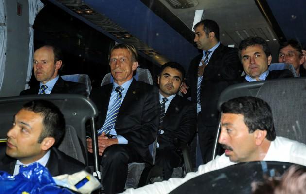 <p>Futbolculuk kariyerinde unutulmaz başarılara imza attığı kulübe ikinci dönüşündeki ilk görevi sportif direktörlüktü. Yönetim, Kocaman'ı teknik direktör Christoph Daum'un üstünde, futbolun patronu olarak atadı.</p>