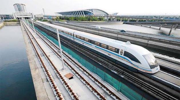 3- Shanghai Maglev: Çin'de faaliyet gösteriyor. Dünyanın ilk ticari yüksek hızlı tren hattı. 431 kilometre ile dünyanın en hızlılarından. Ticari olmayan bir test için 501 kilometreye çıktı.