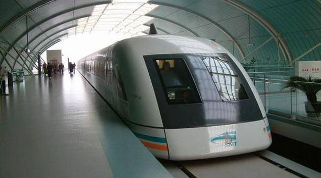3- Shanghai Maglev: Çin'de faaliyet gösteriyor. Dünyanın ilk ticari yüksek hızlı tren hattı. 431 kilometre ile dünyanın en hızlılarından. Ticari olmayan bir test için 501 kilometreye çıktı.