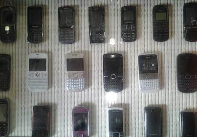 Fiziksel görünümü  Telefonun içine herhangi bir sıvı kaçtıysa, onun yavaşça bozulmasına neden olabilir.