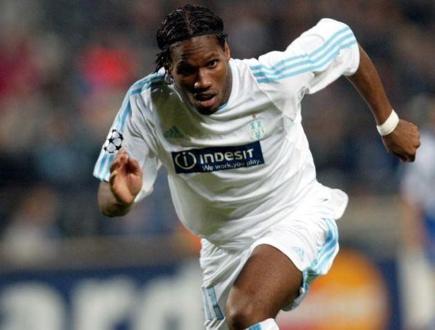 Marsilya'daki ilk sezonunda Fransa Ligi’ni 19 golle kapatan Drogba, takımının 2004'te UEFA Kupası finali oynamasında da büyük pay sahibi oldu.