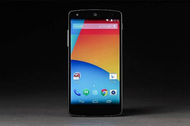 <p><strong>Google Nexus 5</strong><br />Özellikler: 4.95 inç Full HD dokunmatik ekran, 2.26 GHz dört çekirdekli işlemci, HSPA+, LTE, WiFi, 8 megapiksel kamera, Full HD video kayıt, 16/32 GB dahili bellek (arttırılamıyor), GPS, NFC, Bluetooth, Micro USB, dört bant GSM.</p>
<p>İşletim sistemi: Android 4.4 KitKat</p>
<p>Fiyat: 1.200 TL</p>
