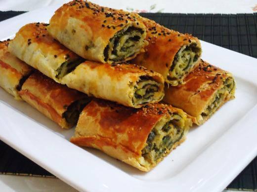 <p>Ispanaklı, peynirli, patatesli, kıyamlı ve daha pek çok çeşidiyle börek</p>