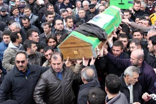 Tedavisine başlayan Battal Uğurlu, dün aniden rahatsızlanırken yaşamını yitirdi.