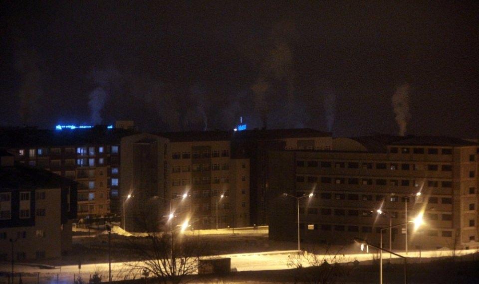 <p>Aşırı soğukların etkili olduğu Doğu’da günlük yaşam felç oldu.</p>
