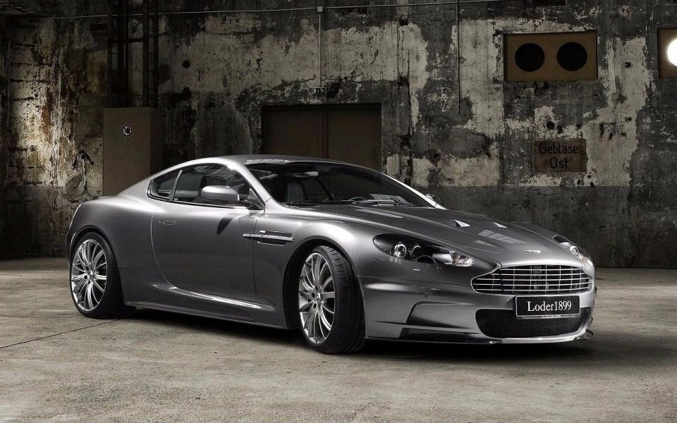 <p>ASTON MARTIN DB9<br />
<br />
Toplam satış: 7</p>
