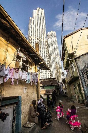 <p> </p>
<p>Mansiyon: Hatice Karakan - İstanbul</p>