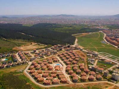 <p>Orman vasfını yitirmiş Hazine arazilerinin satışından 1 milyar lira gelir elde edilmesi öngörülüyor.</p>