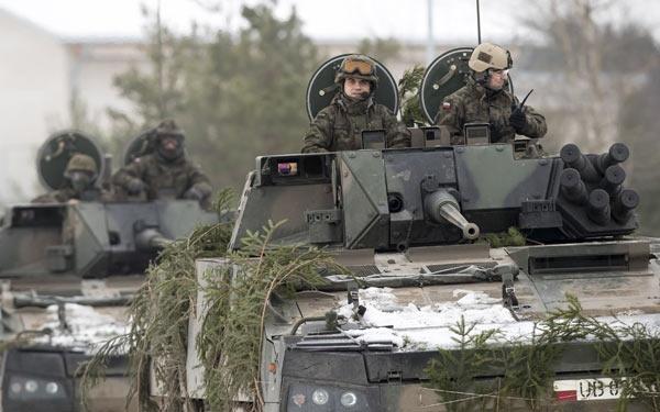 <p>Uluslararası askeri örgüte son dönemde ateş püsküren Moskova ise, Ukrayna sınırında 55 bin askerle tatbikat yapacağını dün duyurmuştu.</p>
