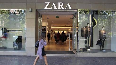Rosalia Mera Amiral gemisi Zara markasıyla "fast fashion" (hızlı moda) kavramının önemli temsilcisi oldu. Moda trendlerini belirleyen defilelerde sergilenen ürünleri defilelerden hemen sonra mağazalara getirdi.