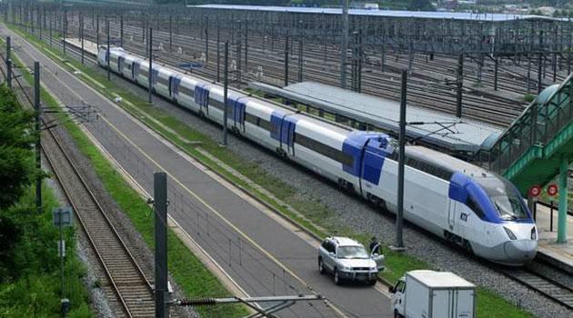 8- KTX-II: 2000'lerde Korail, Mart 2009'dan beri de Hyundai Rotem tarafından işletilen Güney Koreli hızlı tren. Hızı, 305 kilometre.