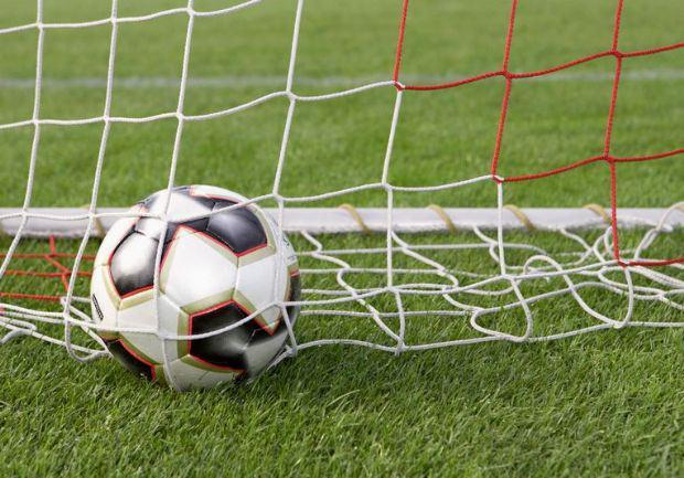 <p>Futbolda artık liglerde yavaş yavaş sona gelinirken transfer dedikoduları da giderek artıyor. Sezon sonunda sözleşmesi bitecek olan ve şu anda en fazla ilgi gören 25 futbolcu sıralandı. Listede Türkiye'den futbolcular olduğu gibi futbolculara kanca atan üç büyüklerin de adı geçiyor...</p>