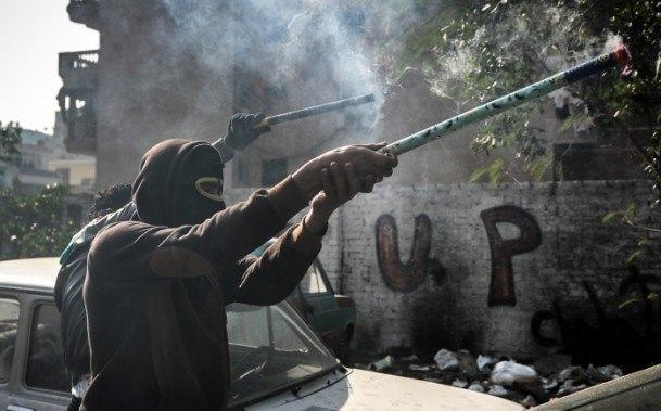 Darbeyi Ret ve Meşruiyete Destek i&ccedil;in Ulusal İttifak'ın "anayasa referandumunu boykot &ccedil;ağrısı &uuml;zerine darbe karşıtları, "Kanlı Referandumun İptali" adı altında &uuml;lke genelinde g&ouml;steriler d&uuml;zenliyor.  Darbe karşıtları, başkent Kahire'nin &ccedil;eşitli b&ouml;lgeleriyle, İsmailiyye, Helvan, Eş-Şarkıyye ve el-Minye kentlerinde, anayasa referandumunu protesto etmek &uuml;zere toplandı.